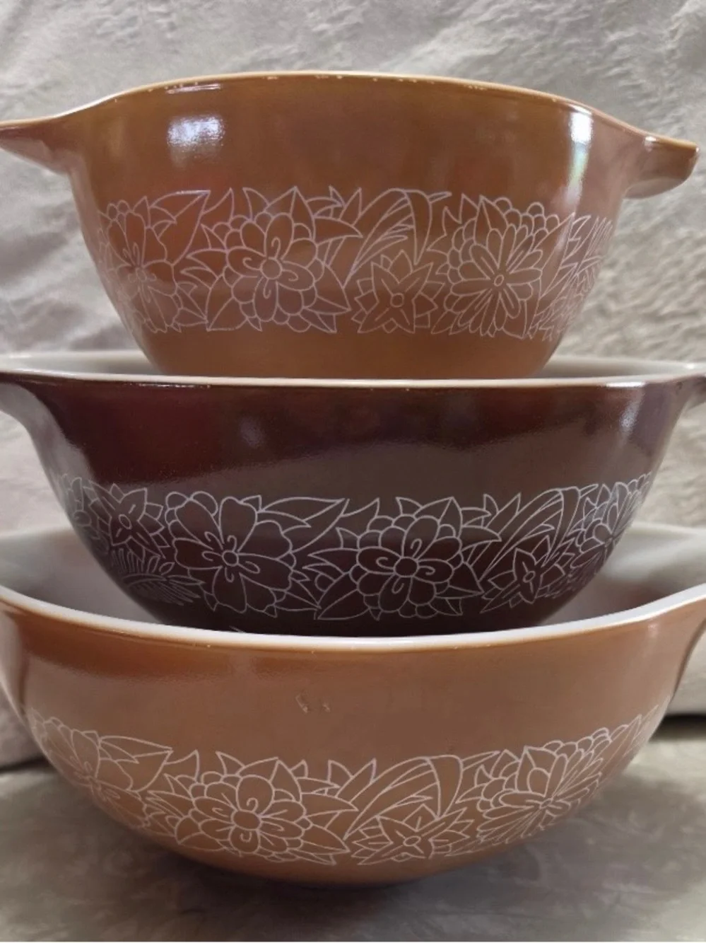 Pyrex Woodland Cinderella Vintage Floral Mixing Bowls Set in Brown and Tan Set 3